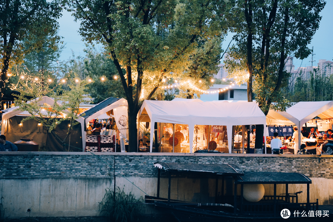 本色美术馆东西桥市集